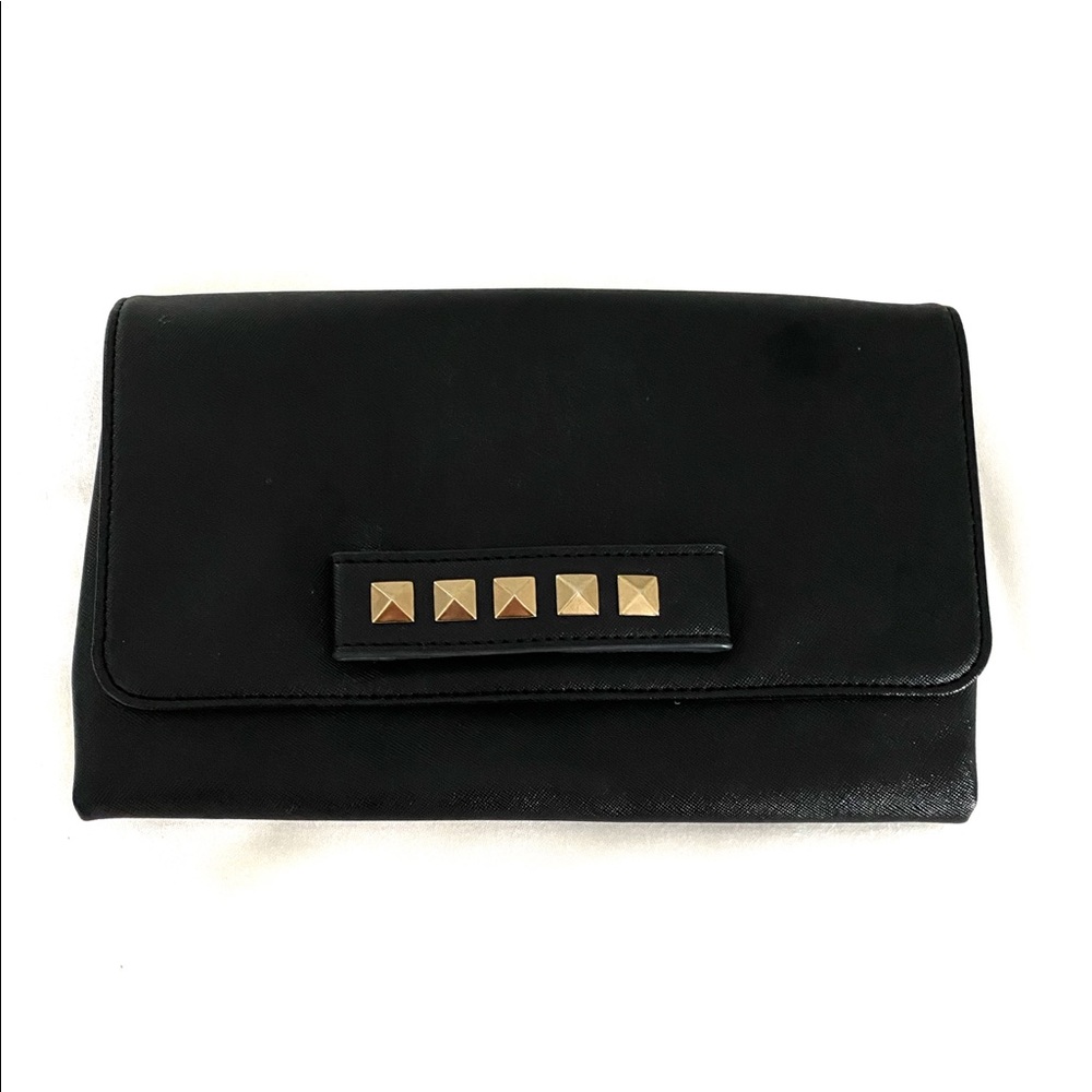 Kenzie black clutch
